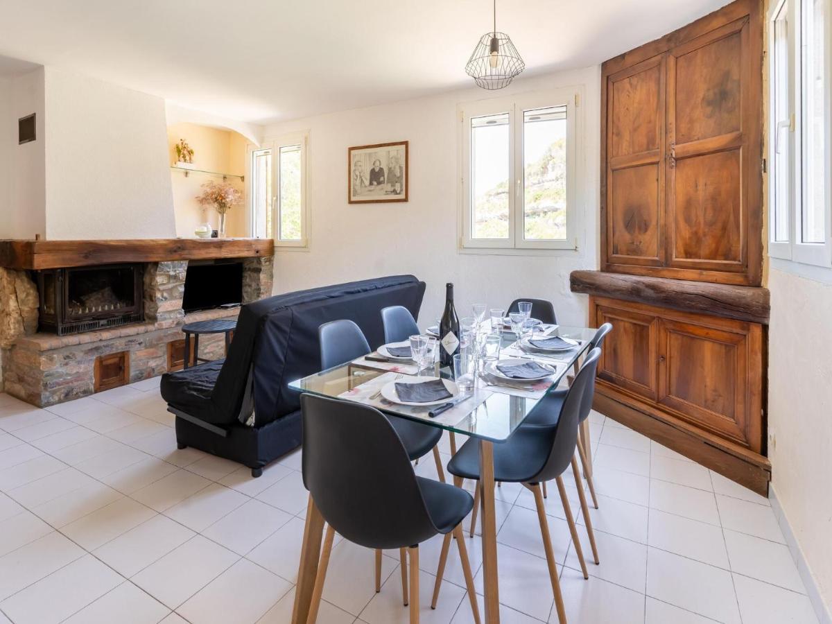 Cosy Holiday Home In Minerve With Garden Buitenkant foto